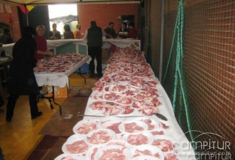 Durante el 2º día de la Matanza Tradicional de Peraleda se llegaron a repartir unos 1.500 platos 